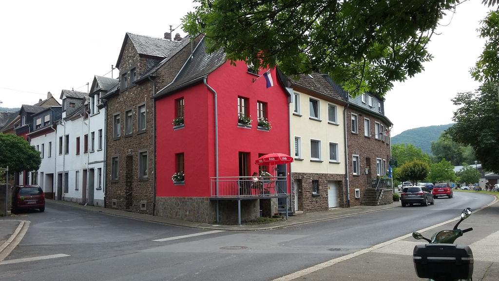Vakantiehuis "Het Rode Huis" Treis-Karden Exterior photo